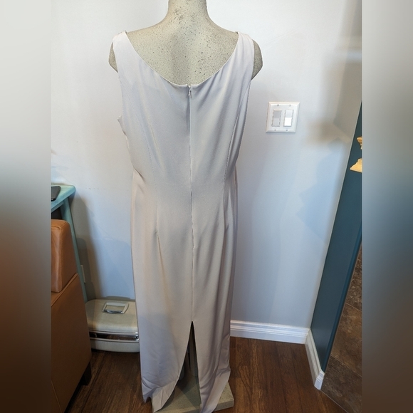 Silver beaded 2 piece lightweight dress set Size 18 - Picture 16 of 17